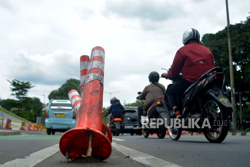 Diganti Mata Kucing, Pj Heru Memilih Stick Cone di Jalur Sepeda