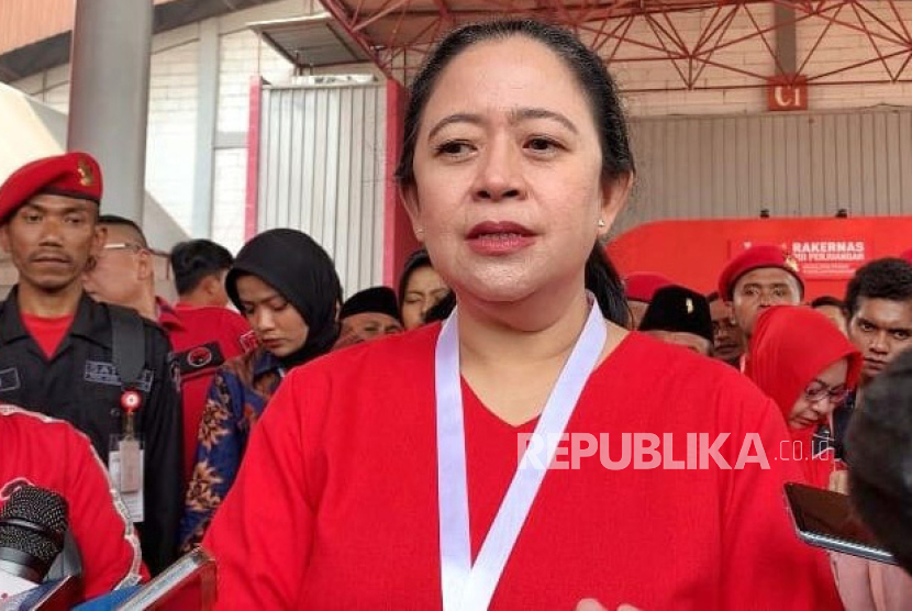 Puan Mengelak Adian Mengenai Pernyataan Jokowi Minta Menjabat Sebagai Presiden Tiga Periode kepada Megawati