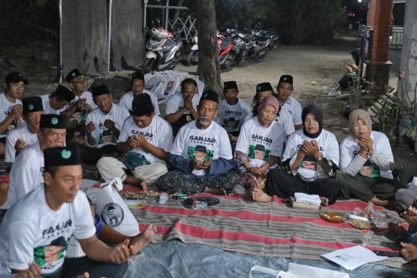 Kiai dan Masyayikh dari Sumatera Selatan dan Sumatera Barat Mengungkapkan Aspirasi Mengenai UU Pesantren kepada Ganjar