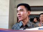 Gibran Menantikan Kejutan-kejutan Berikutnya dengan Relawan di Tugu Proklamasi