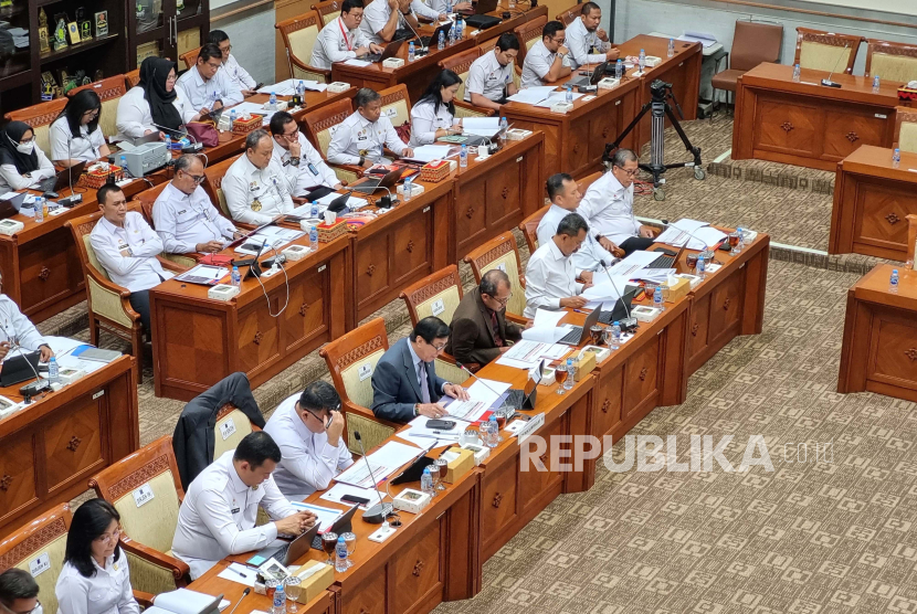 Wamenkumham Menghindari Wartawan Setelah Rapat Kerja dengan Komisi III DPR