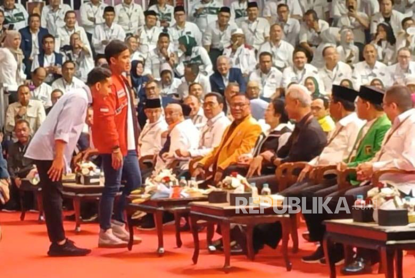 Gibran Mengutarakan Pernyataannya tentang Salami dan Membungkuk di Depan Megawati kepada Ketua Umum PDIP