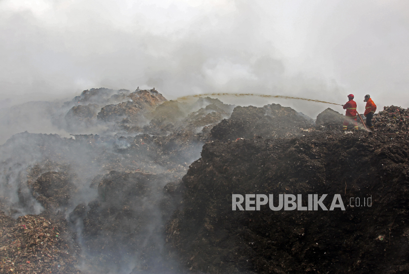 Larangan Aktivitas Pemulung di TPA Rawakucing Kota Tangerang oleh Satpol PP