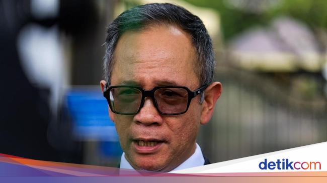 Bos OJK Memperingatkan Agar Waspada Terhadap Potensi Guncangan Ekonomi Dunia Hingga 2024