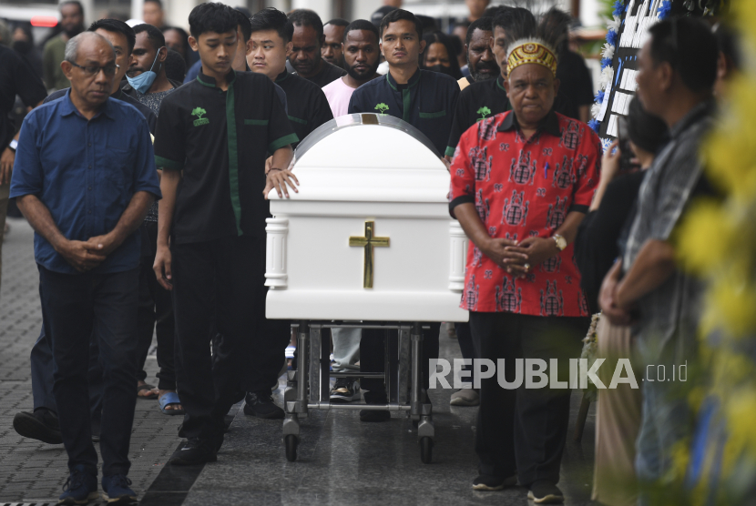 Jenazah Enembe Dipulangkan ke Papua Melalui Bandara Soekarno-Hatta