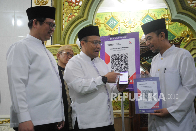 Transform Masjid Raya Baiturrahman in Banda Aceh into a Digital Hub