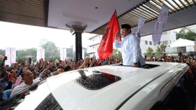 Pawai Perkusi dan Tarian untuk Menyambut Kedatangan Prabowo di Bandung