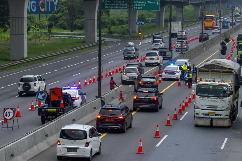 Perluasan Contraflow Jasamarga dari KM 47 hingga KM 65 Menuju Arah Cikampek