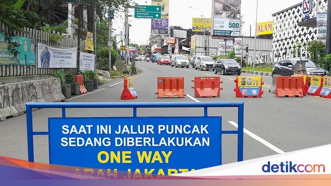 Macet di Sekitar Pasar Cisarua, Puncak Menuju Jakarta One Way siang ini