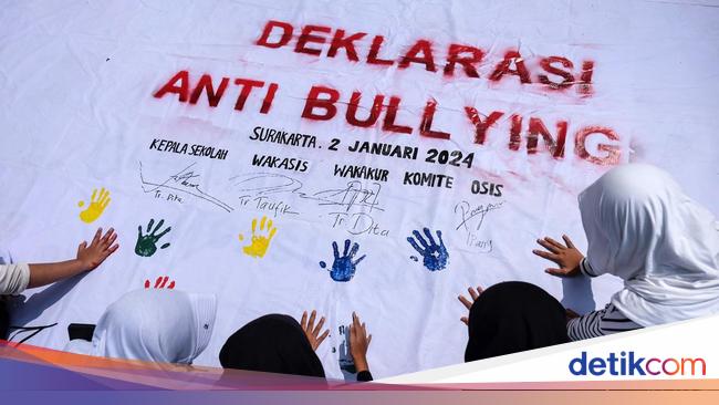 Siswa SMP di Solo Bersatu Melawan Bullying