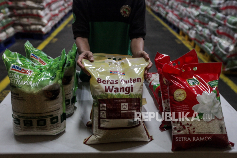 Bulog Berhasil Menjamin Ketersediaan Stok Beras Medium di Tangerang