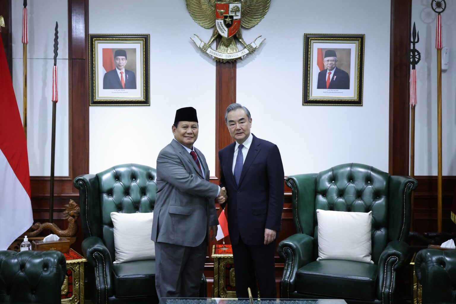 Prabowo Subianto Welcomes Chinese Foreign Minister, Congratulated as President-Elect with the Highest Votes in History